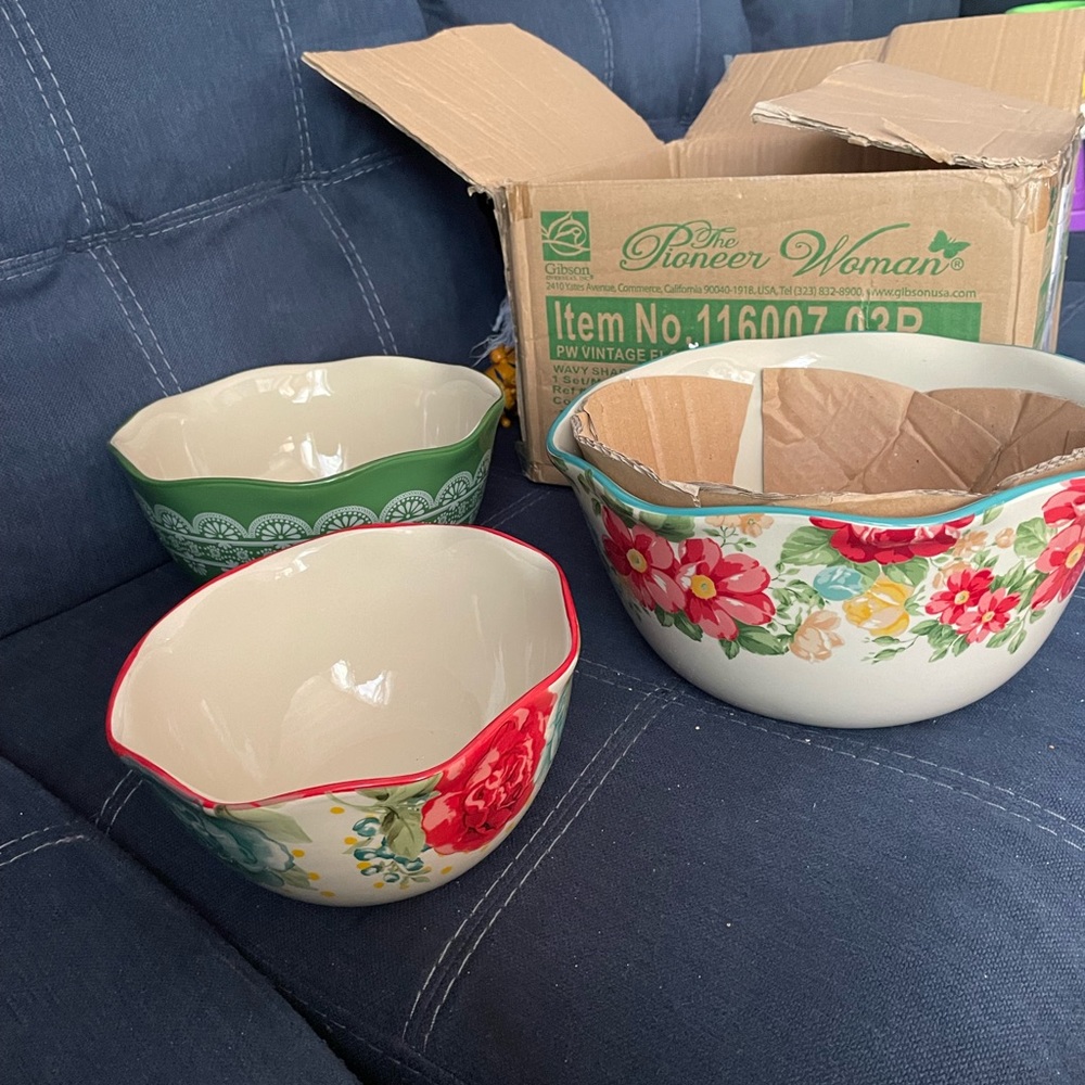 Pioneer Woman Vintage Floral Mixing Bowl Set- BRAND NEW